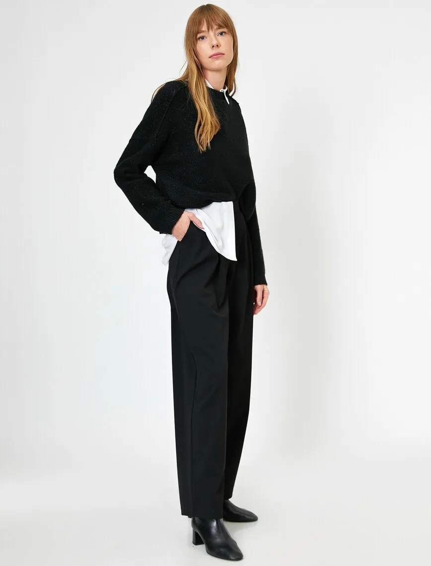 16297 Black Pleat Detail Trousers