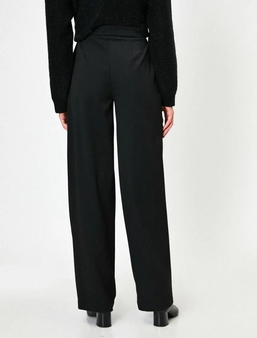 16297 Black Pleat Detail Trousers