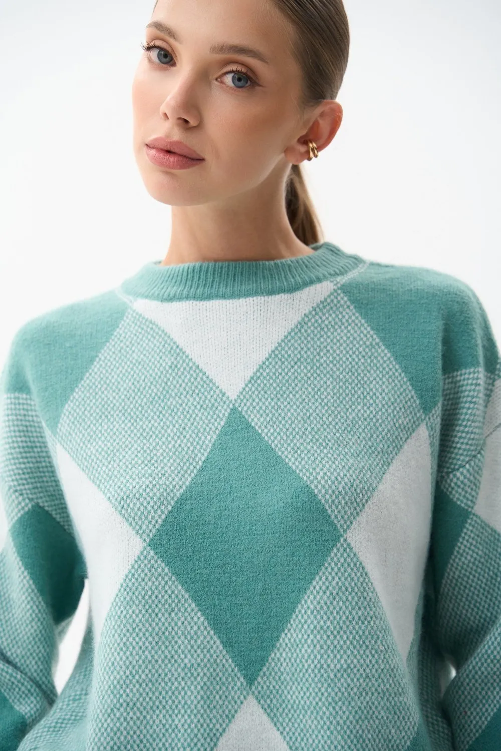 Green Diamond Pattern Knit Sweater