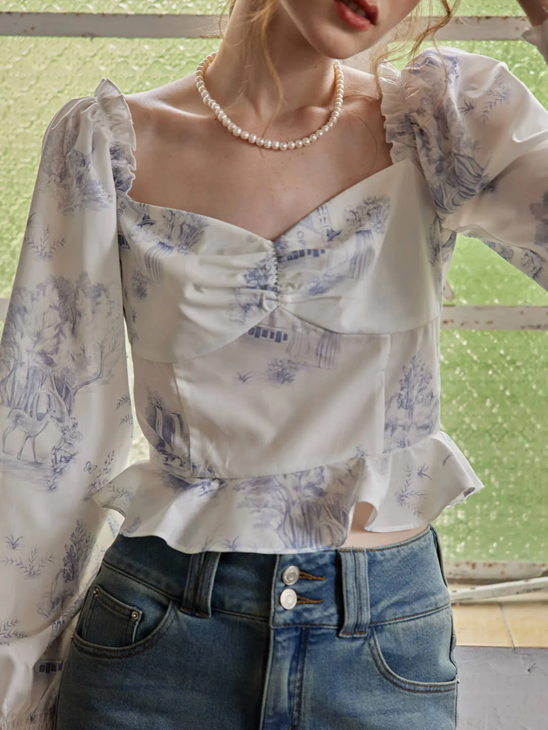 Lyric Ruffled Sweetheart White Printed Blouse