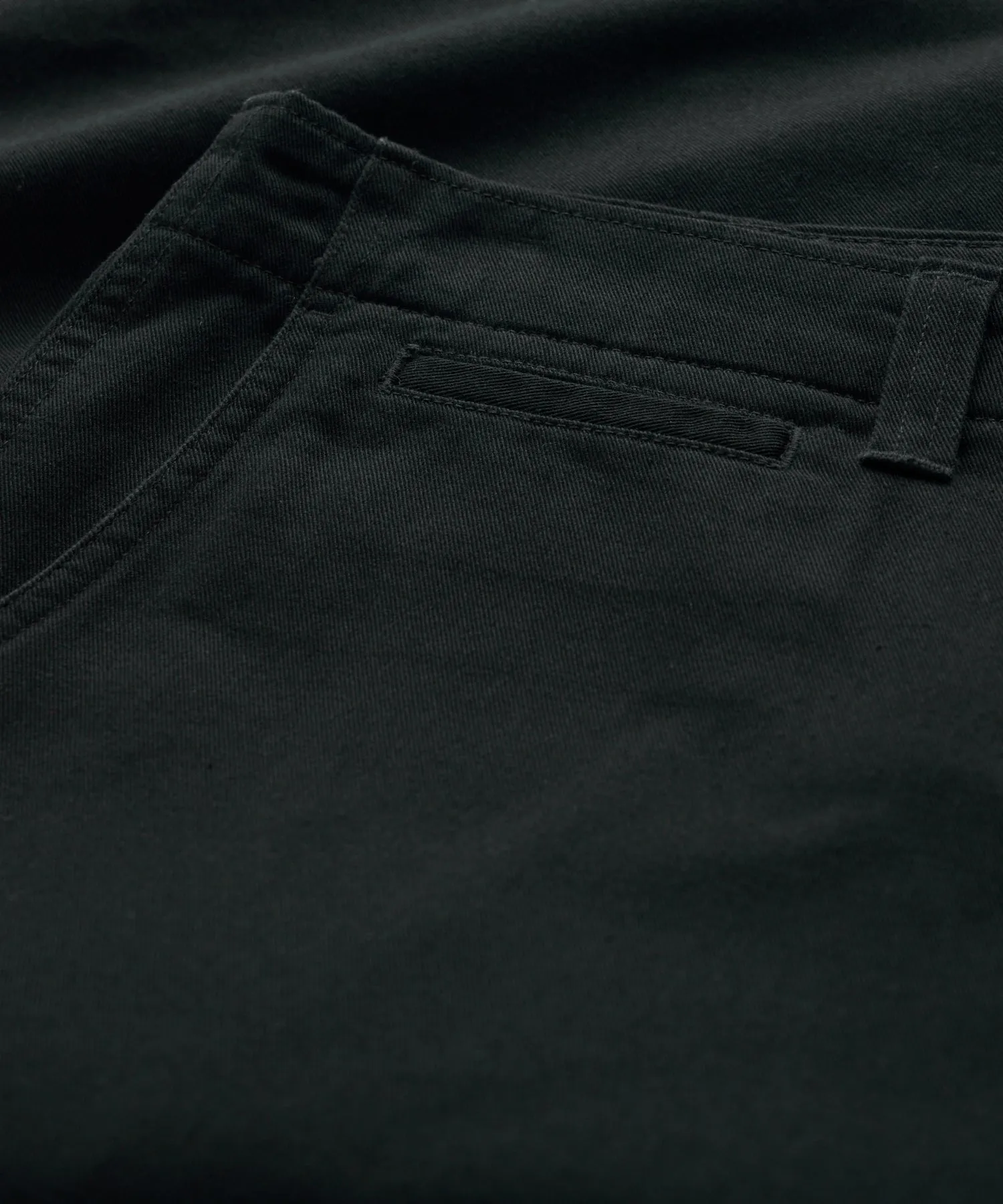 Relaxed Fit Favorite Chino in Pitch Black