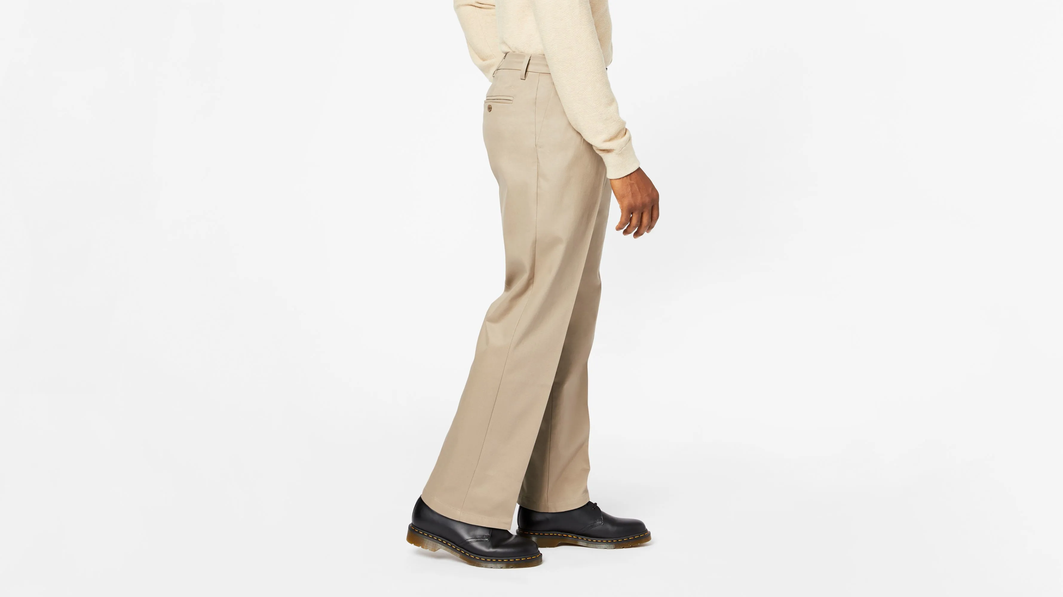 Signature Khakis, Pleated, Relaxed Fit